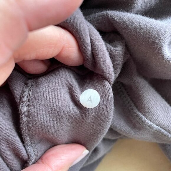 Lululemon Gray Savasana Wrap w/ Butterfly Print - 4/Small 🦋 - Picture 9 of 12